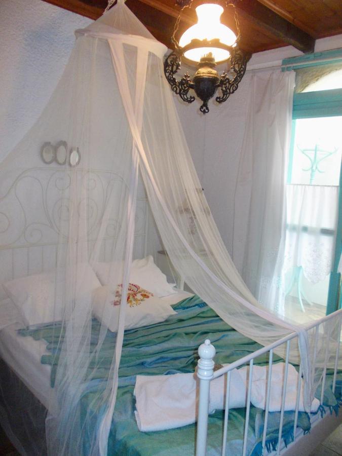 Nyfes Traditional Boutique Frosyni Skyros Ngoại thất bức ảnh